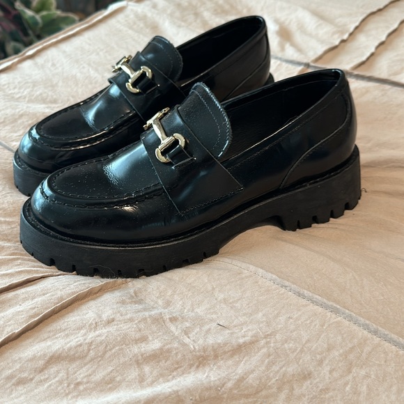 Steve madden loafers black and gold size 9.5 - Picture 2 of 2